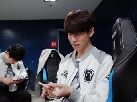 依托顺下的 依托顺下的